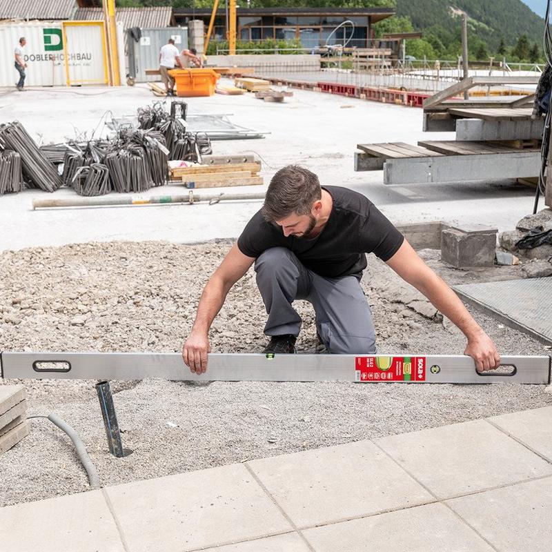 Dreptar aluminiu 2 m cu manerea si 2 bule, SLXG 2 200 SOLA