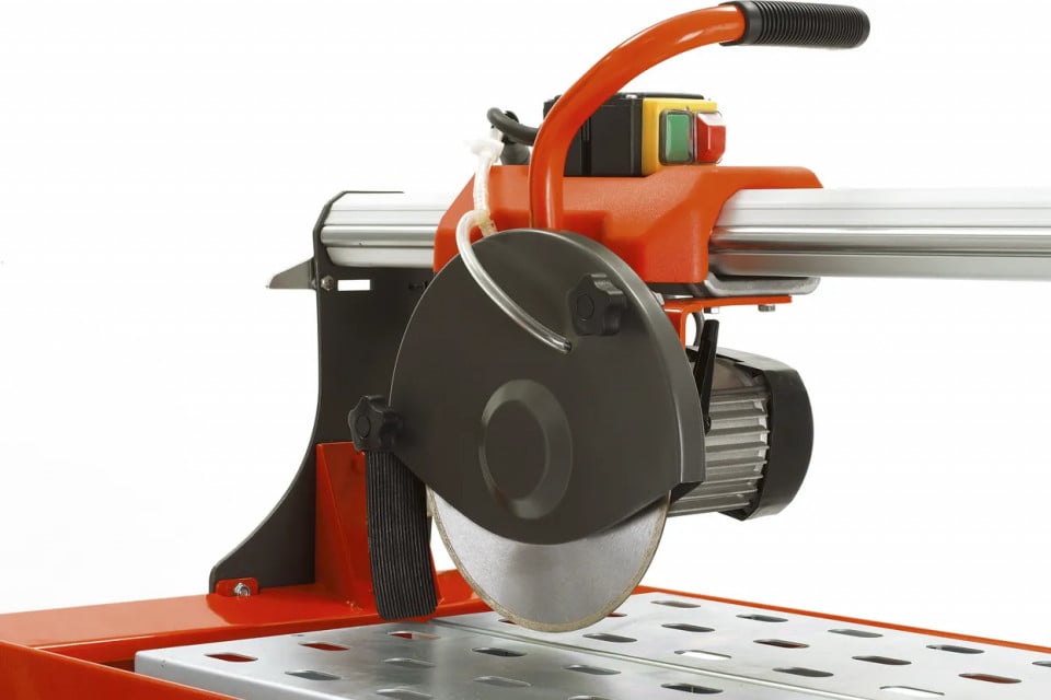 Masa taiat placi ceramice Husqvarna TS 73 R, 1.3hp, 230V (EU), 1 kW, disc 230 mm, adancime taiere 50mm, lungime taiere 730 mm, 47kg