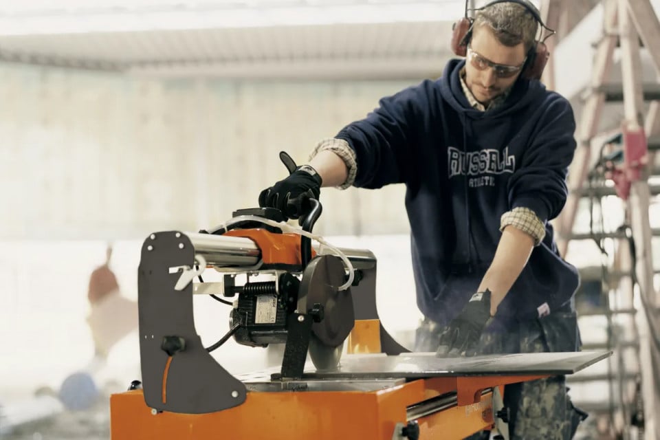 Masa taiat placi ceramice Husqvarna TS 73 R, 1.3hp, 230V (EU), 1 kW, disc 230 mm, adancime taiere 50mm, lungime taiere 730 mm, 47kg