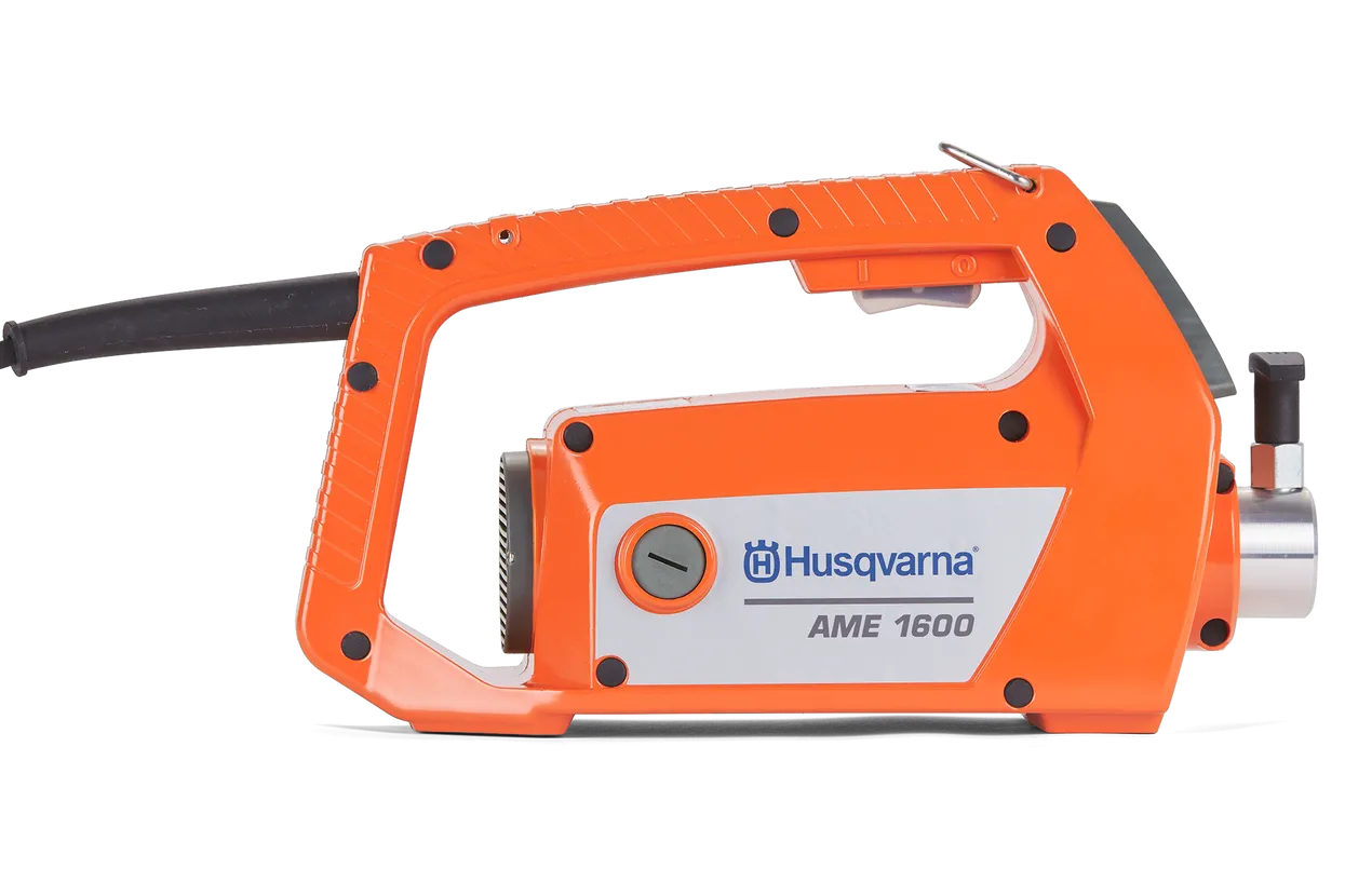 Vibrator beton AME 1600  cu arc flexibil 4m si  Cap vibrator Husqvarna AT 39 mm