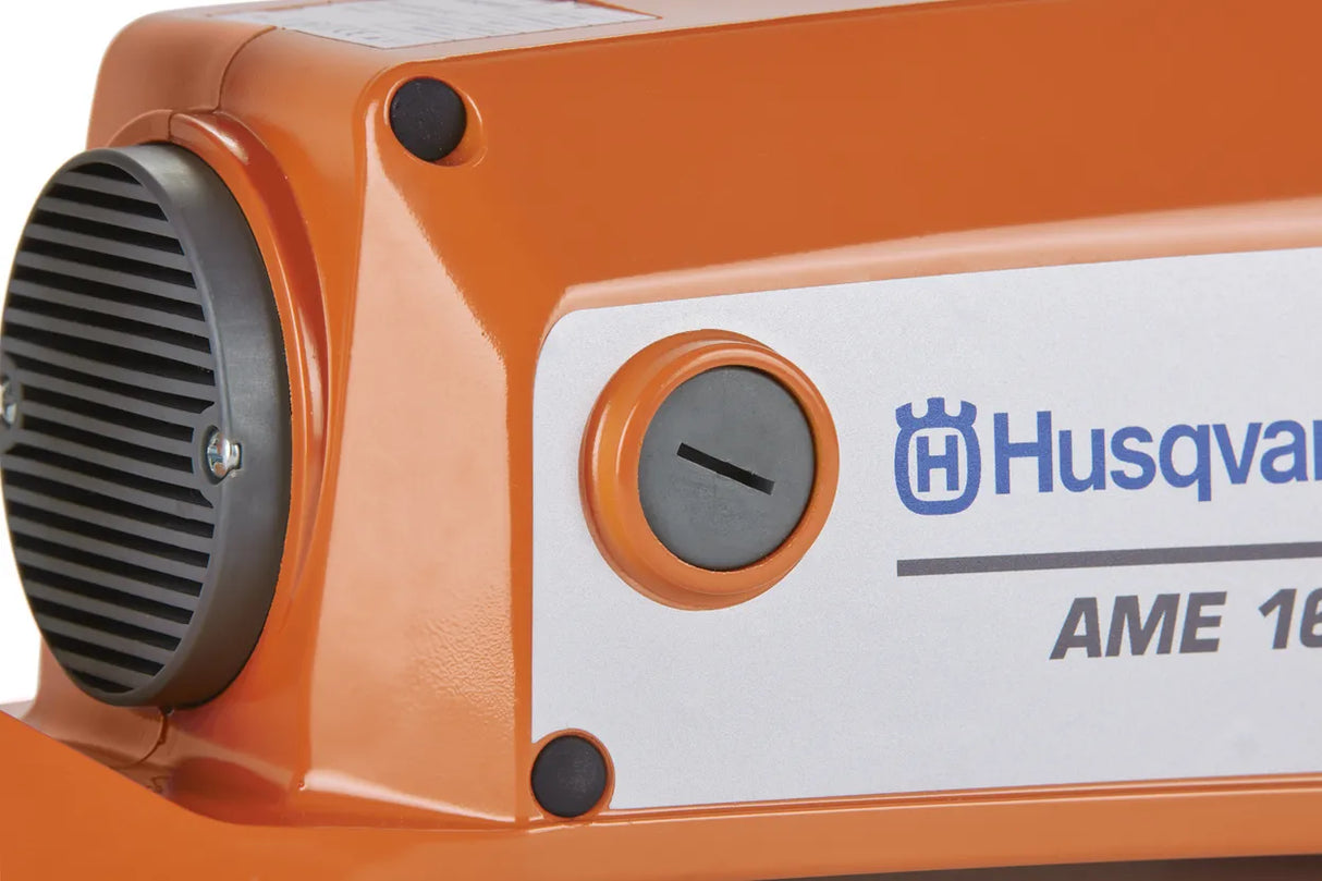 Vibrator beton AME 1600 cu arc flexibil 4m si Cap vibrator Husqvarna AT 39 mm